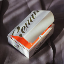 Load image into Gallery viewer, 6 decks Gemini Casino 1975 Orange (SEALED) + half brick box